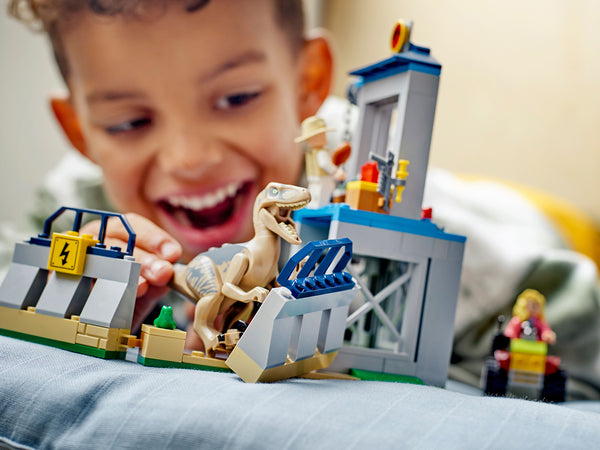 LEGO JURASSIC PARK Velociraptor Escape
